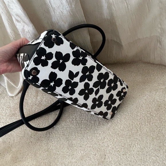 SALE🎄kate spade floral convertible bag - Picture 6 of 6